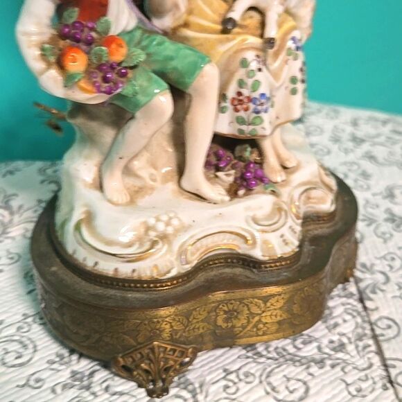 Antique Victorian Porcelain Lamp Courting Couple Sheep Grapes Boudoir Brass - Picture 3 of 11
